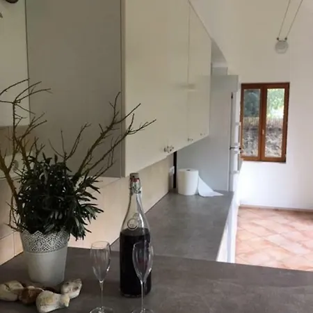 Dom wakacyjny Maison Avec Jardin Au Centre Historique *